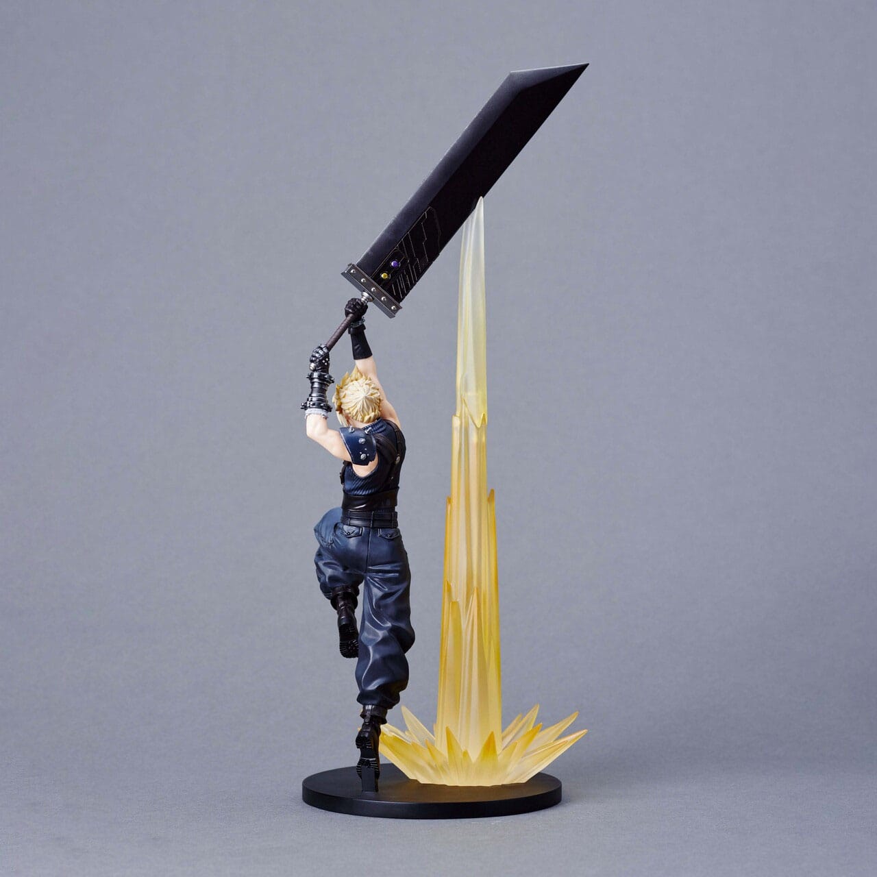 Final Fantasy VII Rebirth – Cloud Strife PVC Figure (30 cm)