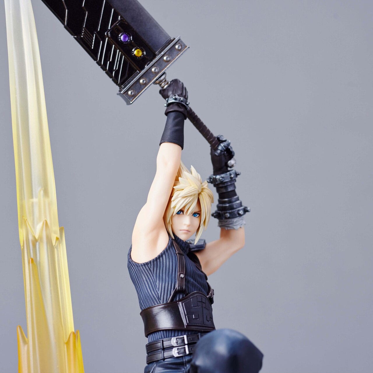 Final Fantasy VII Rebirth – Cloud Strife PVC Figure (30 cm)